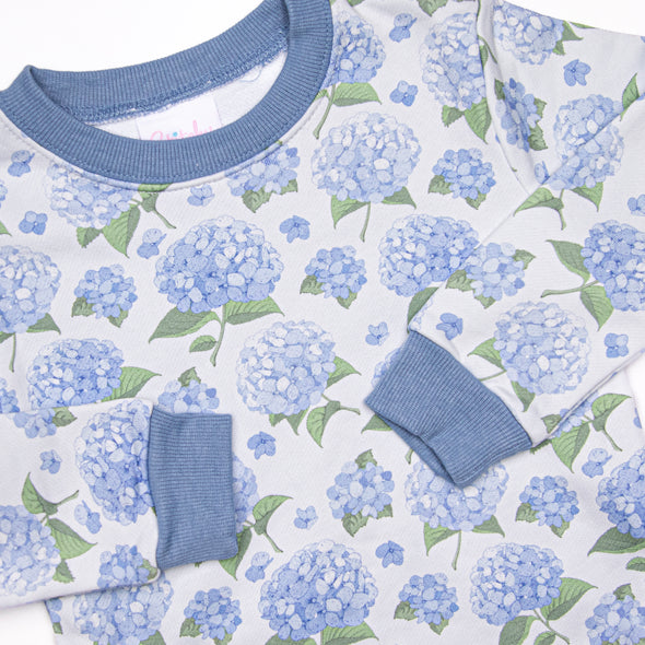 Hydrangea Blooms Sweatshirt Short Set, Blue